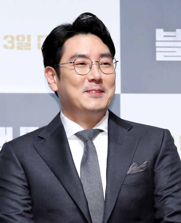 선혈로 지켜낸... 尹 탄핵 집회에 등장한 조진웅의 멘트: 놀라울 만큼 묵직하다