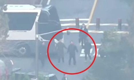 관저 안 찍힌 윤석열 대통령으로 추정되는 한 남성. ⓒ유튜브 채널 '오마이TV'