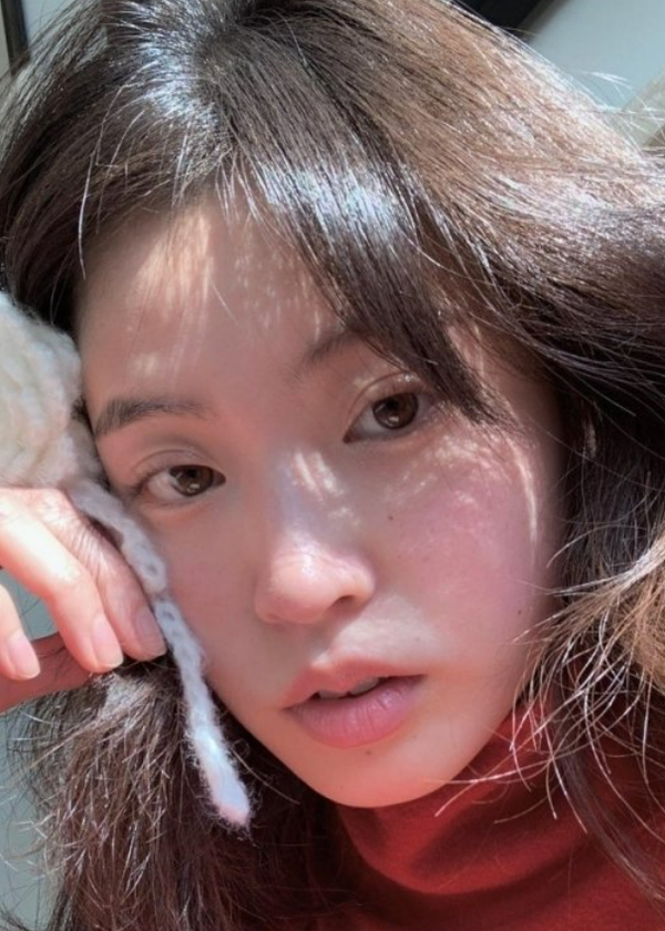 악뮤 이찬혁이 이새롬 결별 이틀 뒤 또 열애설에 휩싸였고, 낌새는 전부터 심상치 않았다