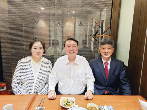 김계리 변호사, 윤 전 대통령, 배의철 변호사. ⓒ김계리 변호사 SNS