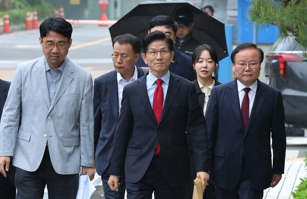 김문수 후보가 10일 후보 선출취소 효력정지 가처분 심문기일에 출석하고 있다.&nbsp;ⓒ뉴스1&nbsp;