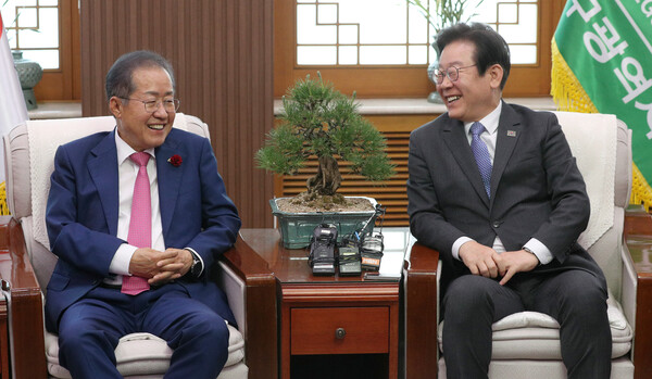 이재명 더불어민주당 대선후보, 홍준표 전 대구시장. ⓒ뉴스1