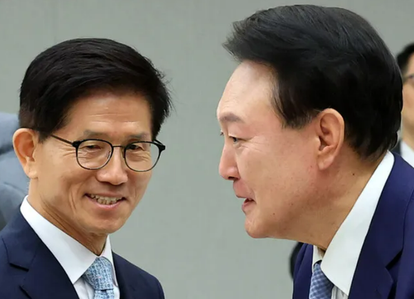 김문수와 윤서열. ⓒ대통령실통신사진기자단