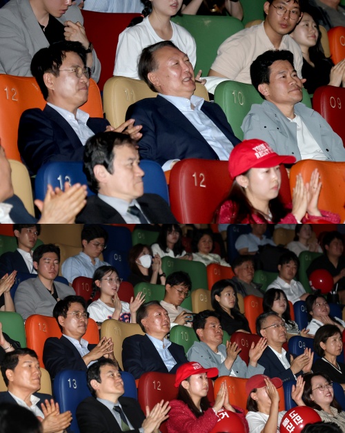 박수 받는 윤 전 대통령. ⓒ뉴스1