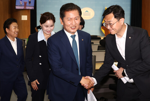 당대표 출사표 던진 정청래 의원. ⓒ뉴스1