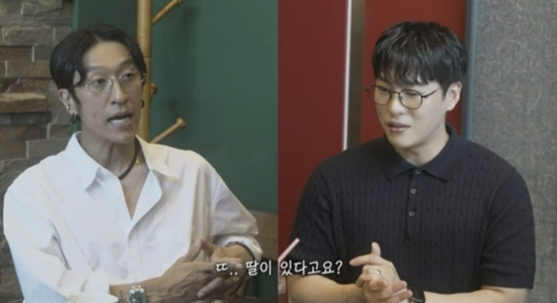 문원에게 되묻는 빽가. ⓒ유튜브 채널 ‘어떠신지?!?’