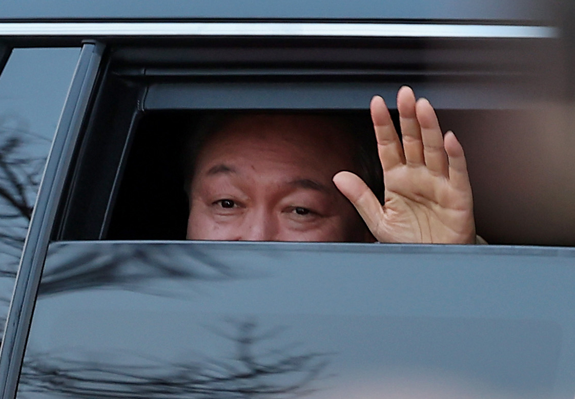 법원의 구속 취소 결정으로 풀려난 윤석열. ⓒ뉴스1