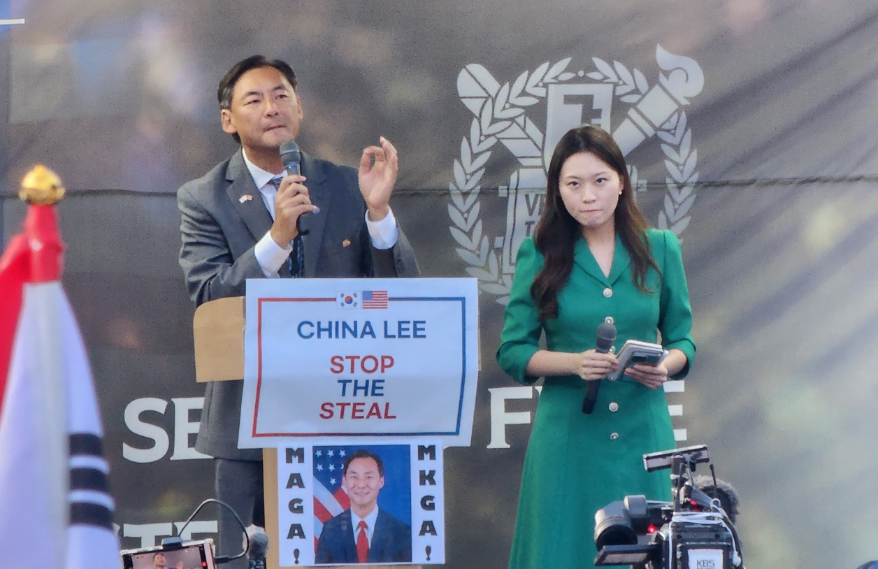 특별강연 중인 모스 탄. ⓒ뉴스1