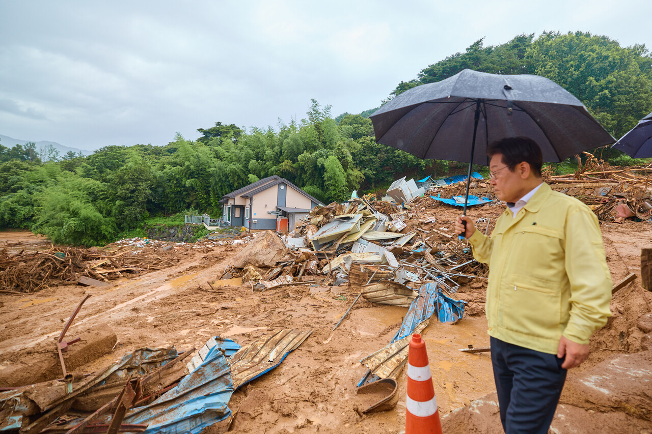 산청 호우 피해 현장에 방문한 이재명 대통령. ⓒ뉴스1