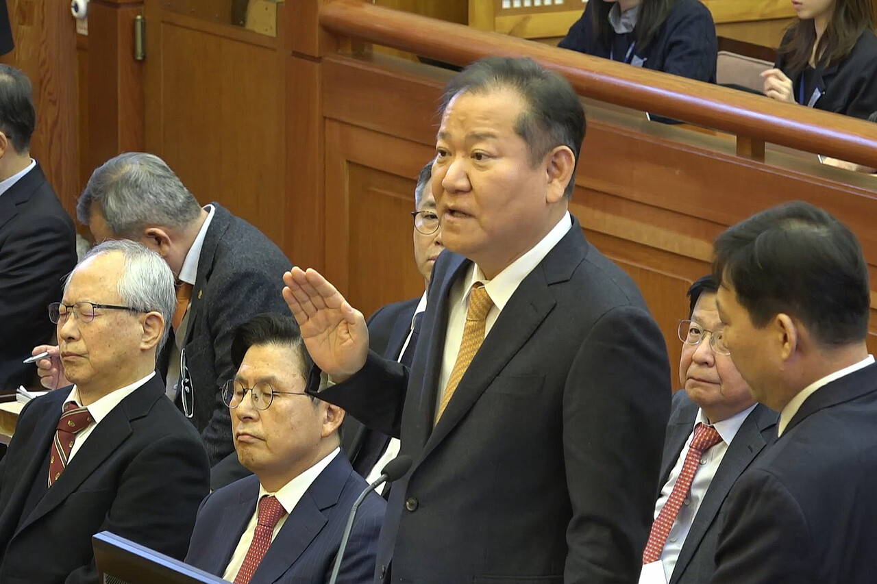 결국 친구 윤석열 따라 서울구치소 간 이상민: 다음 타자 이름 보니 빵빵 터지는 도파민에 밥 안먹어도 배가 부르다