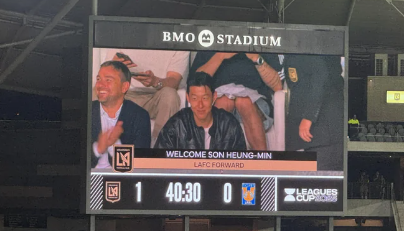 LAFC 홈구장 전광판에 잡힌 손흥민. ⓒreddit