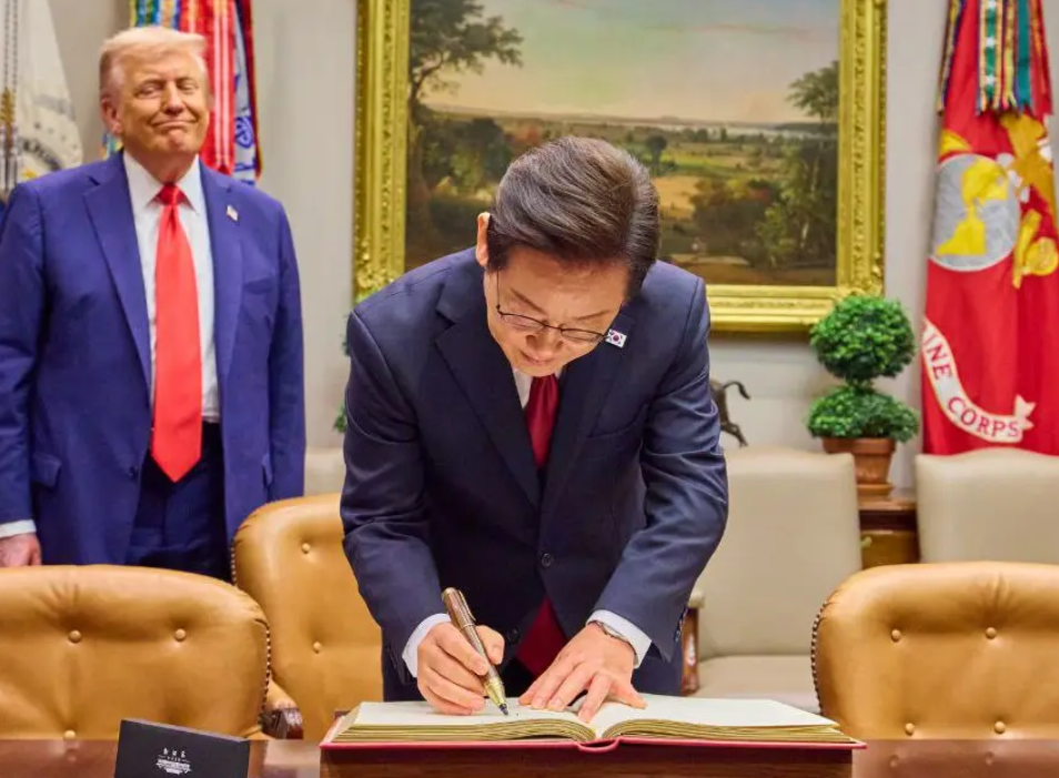 “윤석열과 달랐다” 미국에서 의전 차량으로 쉐보레 서버번 탄 이재명 대통령: 이유 듣자마자 눈 휘둥그레 뜨게 된다