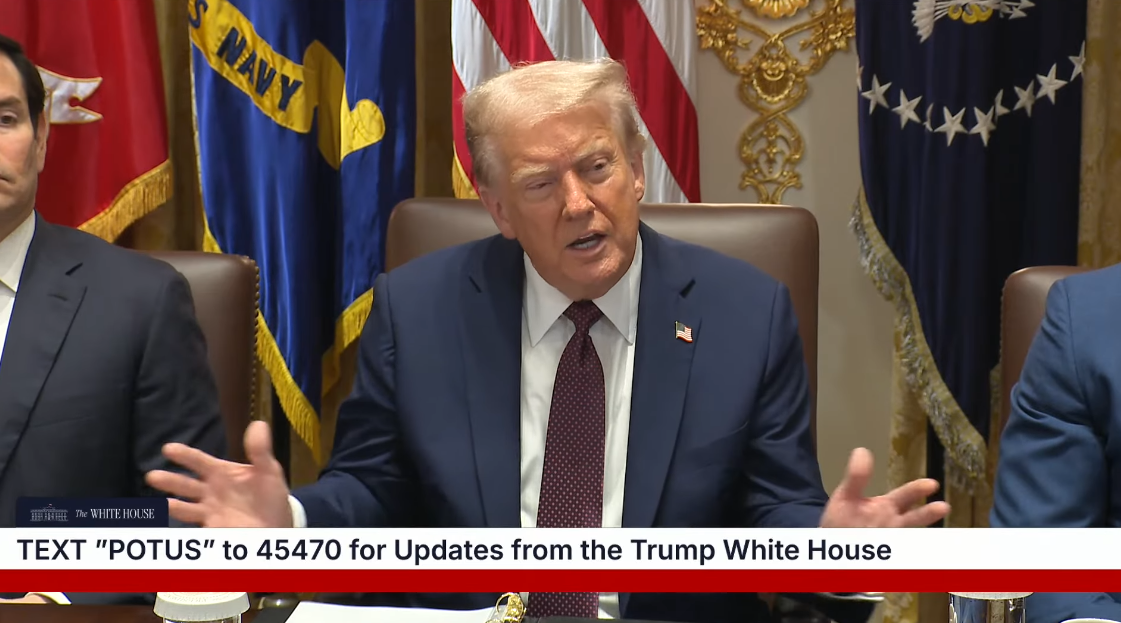 3시간 17분에 걸친 ‘마라톤’ 국무회의를 주재한 트럼프. ⓒ유튜브 채널 ‘The White House’