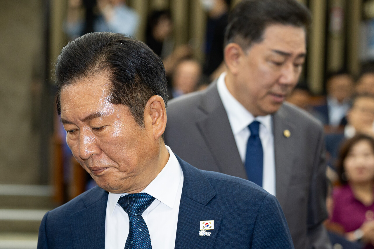 3대 특검법 개정안 수정 합의로 지지자들의 반발을 산 정청래, 김병기. ⓒ뉴스1