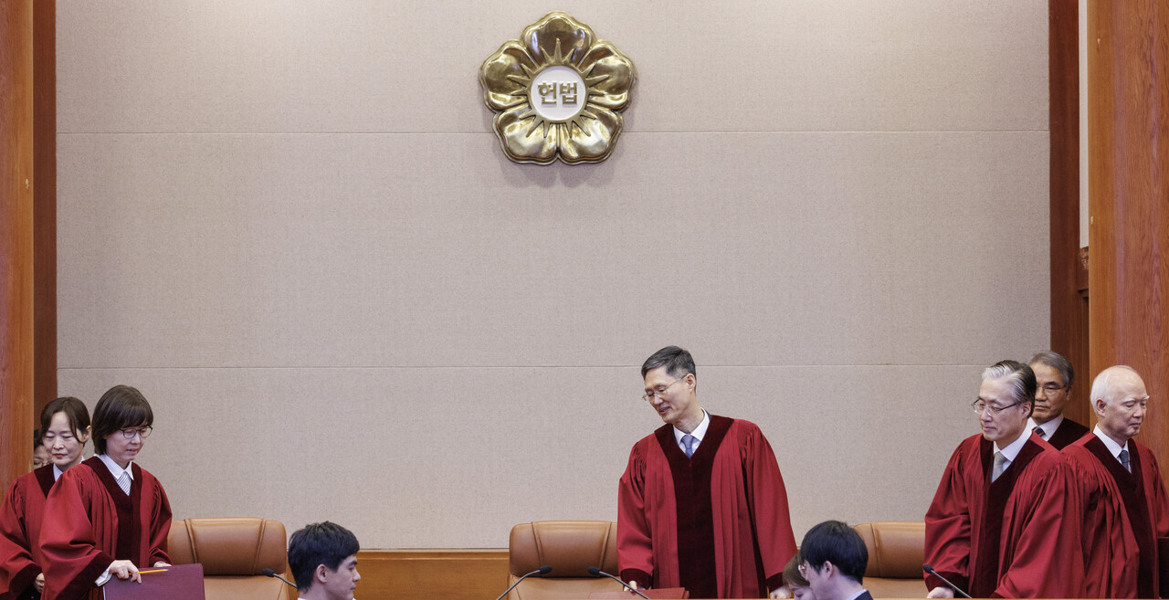 윤석열 탄핵 심판 선고를 위해 대심판정에 입장한 헌법재판관들. ⓒ뉴스1
