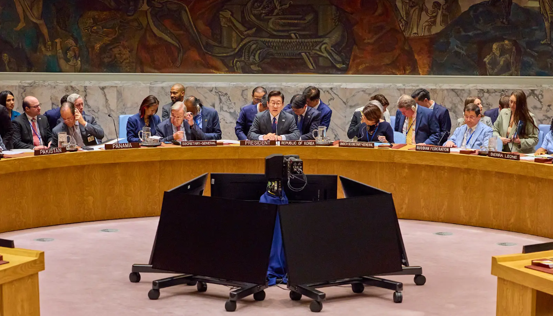 한국 정상으로는 최초로 유엔에서 의사봉을 든 이재명 대통령. ⓒ유튜브 채널 ‘KTV 이매진’