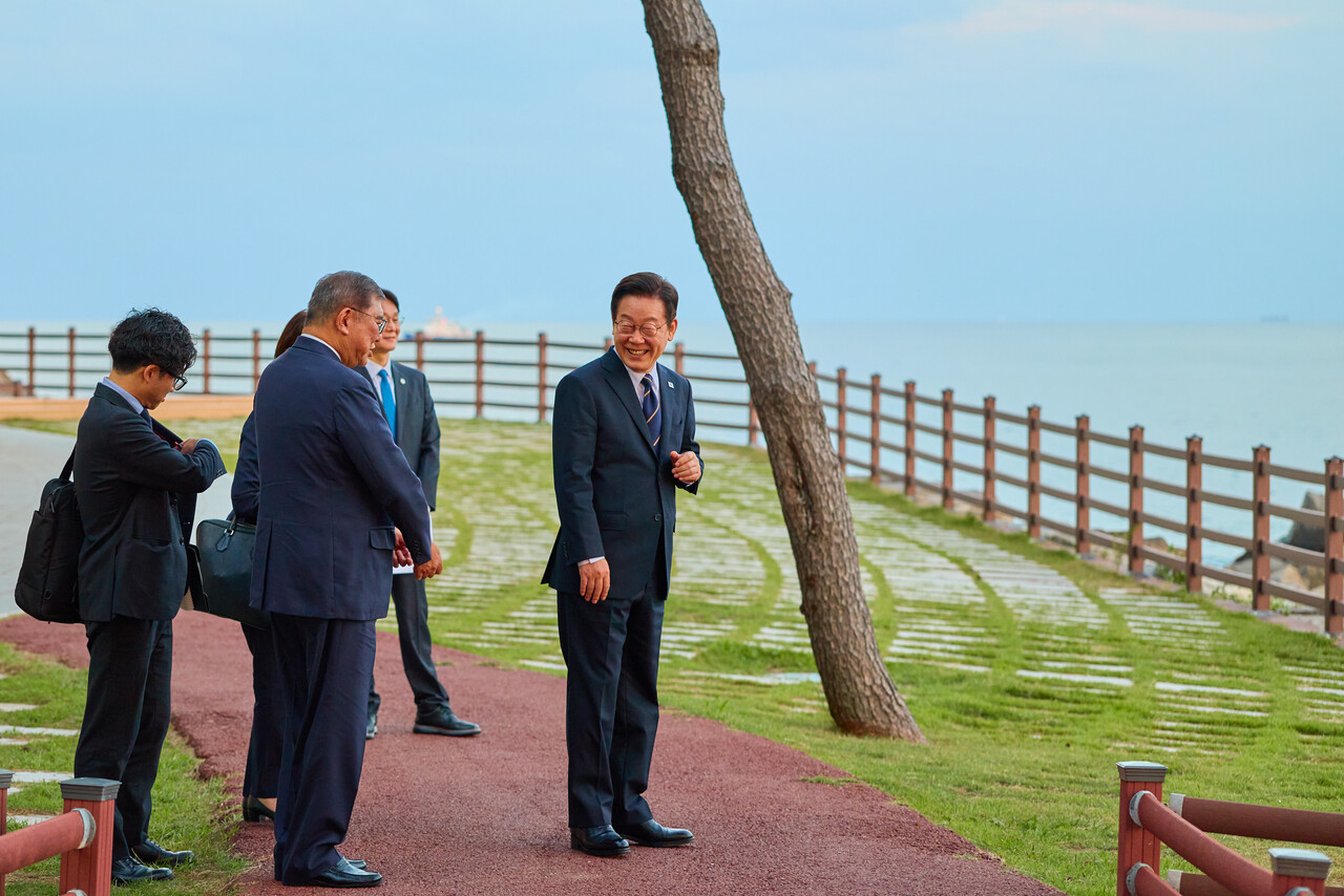 이재명 대통령 만나러 부산 온 이시바가 한국 도착하자마자 가장 먼저 보러 간 사람: 너무 뜻밖이라 2초간 퓨즈 끊겼다