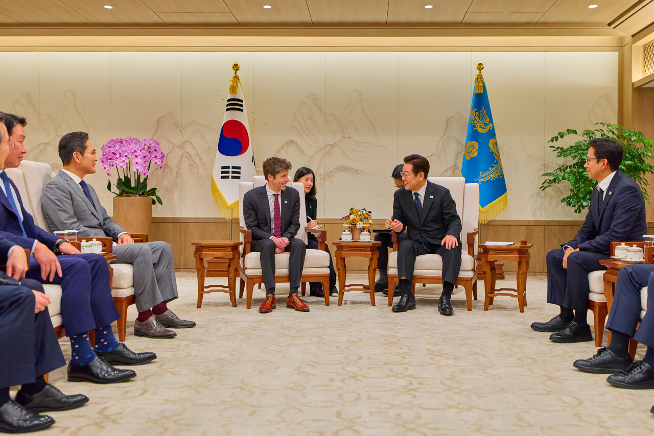 이달 초 대통령실에서 샘 올트먼을 접견한 이재명 대통령과 이재용 회장, 최태원 회장. ⓒ이재명 인스타그램