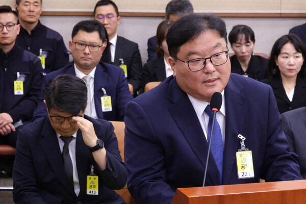 엄희준 광주고검 검사가 23일 서울 여의도 국회 법제사법위원회에서 열린 서울고등검찰청·서울중앙지방검찰청 등에 대한 국정감사에서 의원 질의에 답변하고 있다.&nbsp;ⓒ뉴스1&nbsp;