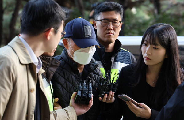 15일 영장실질심사를 받기 위해 법원에 출석한 트럭 운전자 A씨.&nbsp;ⓒ뉴스1&nbsp;