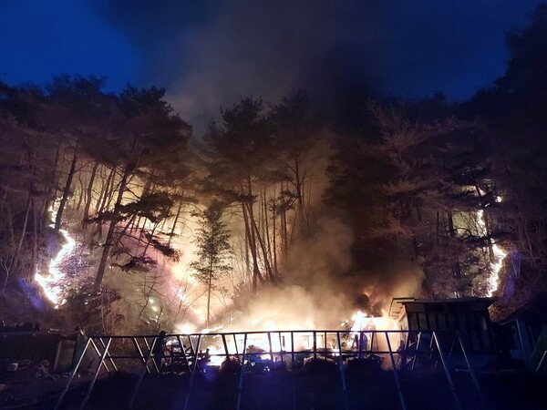 강원 인제 기린면 현리 산불 현장. ⓒ산림청 제공