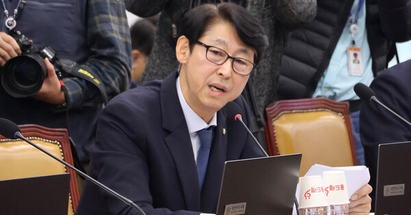 이훈기 더불어민주당 의원이 2일 국회에서 열린 과학기술정보방송통신위원회 제18차 전체회의에서 박대준 쿠팡 대표이사를 상대로 현안질의를 하고 있다. ⓒ 이훈기 의원실