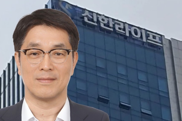 신한금융지주가 진옥동 신한금융지주 회장의 연임이 사실상 결정된 지 하루만에 자회사최고경영자후보추천위원회를 열고&nbsp;신한금융그룹 계열사 CEO 후보 추천 명단을 발표했다. 사진은 신한라이프생명보험 대표이사 사장으로 추천된 천상영 신한금융지주 최고재무책임자(CFO) 부사장. ⓒ허프포스트코리아