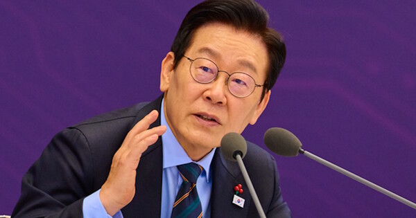 이재명 대통령이 2025년 12월10일 서울 용산 대통령실 청사에서 열린 AI 시대의 K-반도체 비전과 육성전략 보고회에서 발언하고 있다. ⓒ 대통령실