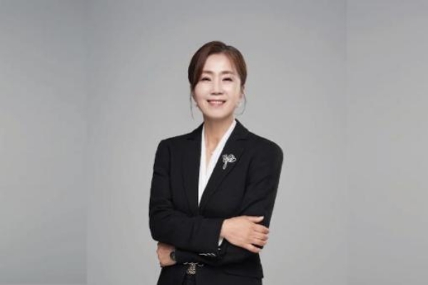 한독 경영진 '우먼 파워' 돋보인다, 김미연 사장 포함 여성 임원들 요직... - 뉴스 썸네일 이미지