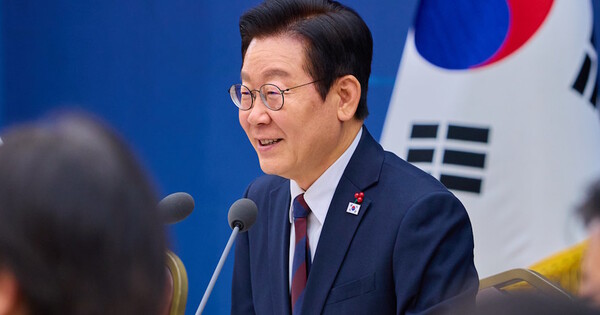 이재명 대통령이 11일 세종시 정부세종컨벤션센터에서 열린 '2026년 대도약하는 경제, 신뢰받는 데이터' 기획재정부(국세청·관세청·조달청)-국가데이터처 업무보고에서 발언하고 있다. ⓒ 대통령실