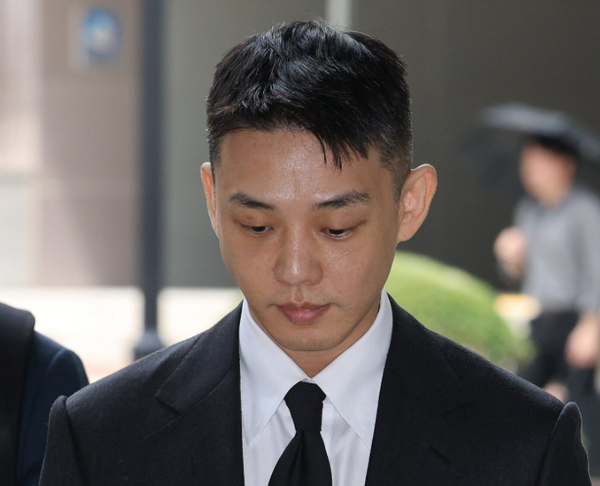 공판에 출석 중인 유아인. ⓒ뉴스1