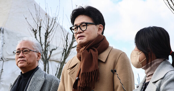 한동훈 국민의힘 전 대표가 2025년 12월9일 서울 여의도 국회 앞에서 열린 군인 재해보상법 개정 촉구 시위에 동참하고 있다. ⓒ 뉴스1