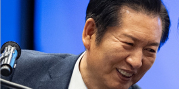 정청래 더불어민주당 대표가&nbsp;&nbsp;15일 서울 여의도 중소기업중앙회를 방문해 웃고 있다. ⓒ뉴스1