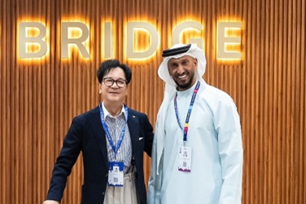 이재현 CJ그룹 회장이 압둘라 알 하마드 UAE 국립 미디어 오피스 의장과 만나 사업 전략을 논의했다. ⓒCJ그룹