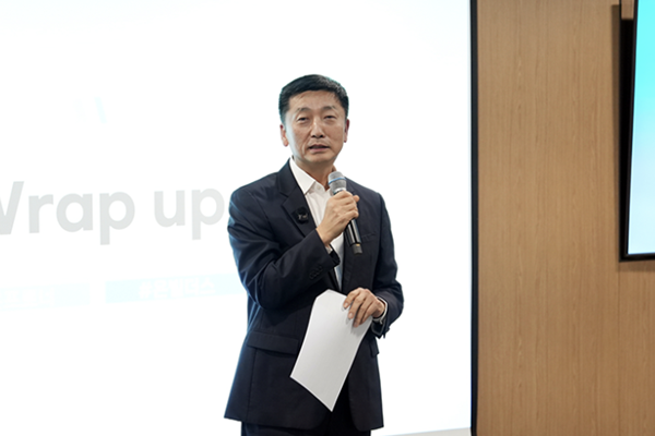 이용욱 SK온 대표이사&nbsp; 사장 내정자가 18일 서울 종로구 SK온 관훈캠퍼스에서 열린 '2025년 CEO레코그니션'에서 발언하고 있다. ⓒ SK온.