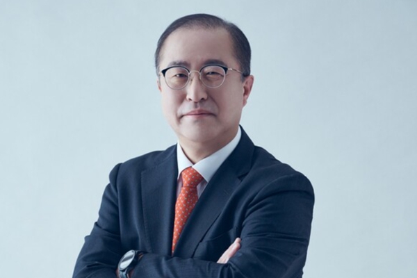 LG에너지솔루션의 재정을 책임지고 있는 이창실 LG에너지솔루션 최고재무책임자(CFO) 부사장의 어깨가 무거워지고 있다.