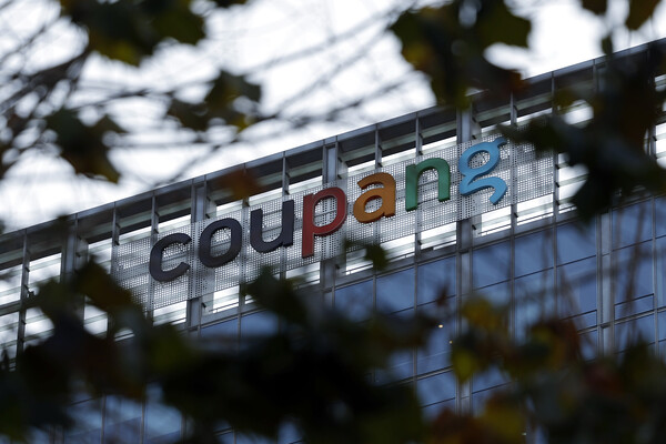 “정신차려라!” 쿠팡 김범석에 경고하며 ‘탈팡’ 인증한 조국 : 문화계 이어 움직임 확산 중이다