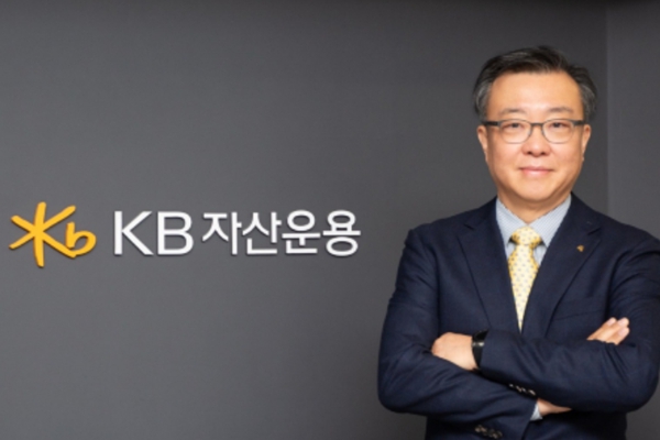 김영성 KB자산운용 대표이사 사장이 '역대급 실적'을 무기로 연임에 성공했다. 다만 ETF 시장 점유율 확대가 미완의 과제로 남아있다는 이야기가 나온다. ⓒKB자산운용&nbsp;