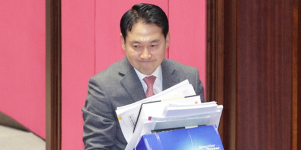 장동혁 국민의힘 대표가 23일 국회에서&nbsp;무제한 토론(필리버스터)을 마친 후 본회의장을 나서고 있다. ⓒ뉴스1