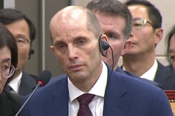 해롤드 로저스 쿠팡 한국 임시대표가 30일 국회 '쿠팡 사태 연석 청문회'에 참석해 의원들의 질의에 응답하고 있다. ⓒ국회방송TV 유투브 라이브 영상 갈무리