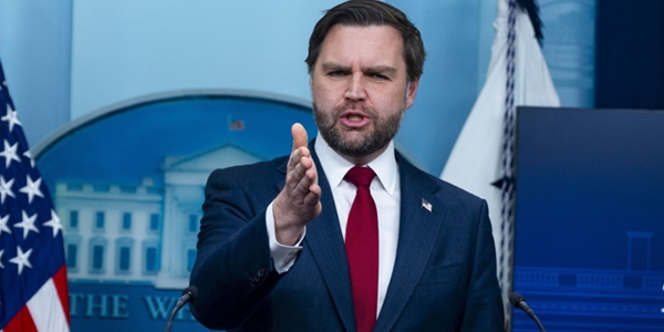 제이디 밴스 미국 부통령이 8일(현지시각) 미국 워싱턴DC 백악관에서 미니애폴리스 총격 사망 사건과 관련해 취재진 질문에 답하고 있다. ⓒAFP/연합뉴스