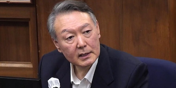 여론조사꽃이 12일 발표한 여론조사에서 내란 우두머리 혐의를 받는 윤석열 전 대통령에게 가장 적합한 구형량을 물은 결과 사형이 37.0%로 잡계됐다. ⓒ연합뉴스