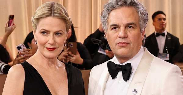 미국 배우 마크 러팔로가 미국 ICE 요원에게 사살당한 르네 니콜 굿(37)을 기리는 배지를 착용하고 있다. ⓒ연합뉴스