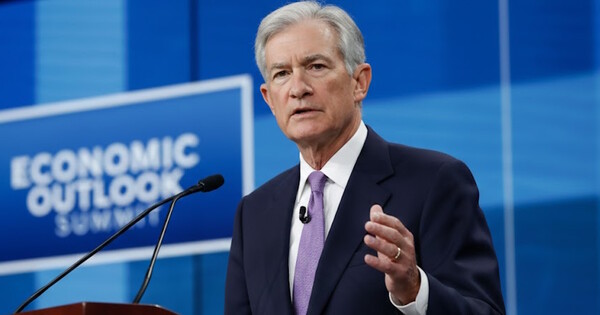 제롬 파월 미국 연방준비제도 의장. 사진은 이해를 돕기 위해 AI로 생성한 이미지를 재편집한 것. ⓒ 허프포스트코리아