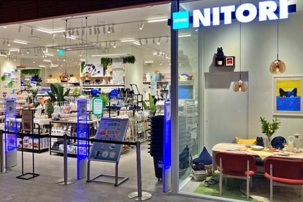 롯데백화점 동탄점이 15일 일본 가구업체 니토리와 손 잡고 지역 특화 매장을 선보인다. ⓒ롯데백화