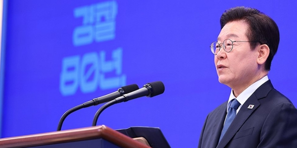 이재명 대통령이 직접 칭찬한 허정훈 서울청 지안정보분석과 경감이 올해 신설된 경찰관 특별보상 수상자로 선정됐다. 이재명 대통령이 2025년 10월21일 서울 서대문구 경찰청에서 열린 80주년 경찰의 날 행사에서 기념사를 하고 있다. ⓒ연합뉴스