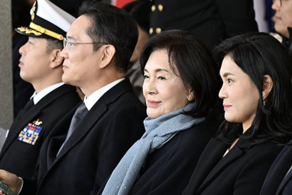 (왼쪽부터) 이재용 삼성전자 회장, 홍라희 리움미술관 명예관장, 이서현 삼성물산 사장이&nbsp;