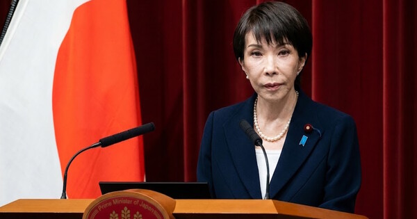 다카이치 사나에 일본 총리. 사진은 이해를 돕기 위해 AI로 생성한 이미지를 재편집한 것. ⓒ 허프포스트코리아