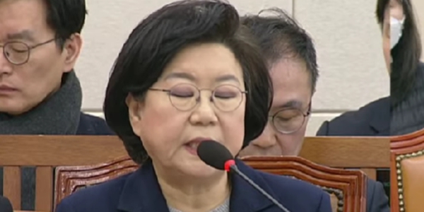 이혜훈 기획예산처 장관 후보자가 23일 국회에서 열린 인사청문회에서 진성준 더불어민주당 의원의 질의에 눈을 감으며 답변하고 있다. ⓒ국회의사중계시스템 영상 갈무리