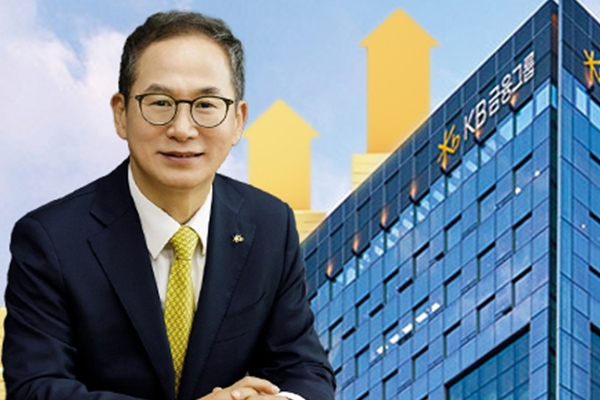 양종희 KB금융지주 회장이 주주환원 측면에서도 '리딩 금융'의 자리를 지켜나가고 있다. ⓒ허프포스트코리아